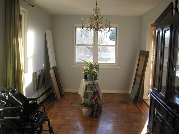 5th image of 3425 Olinville Ave