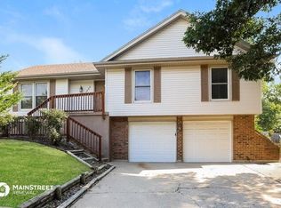 2405 S Bridger Dr, Independence, MO 64057