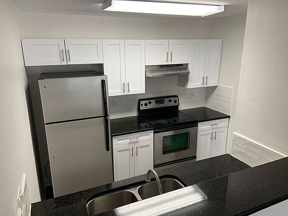 5th image of 4752 Walden Cir #15