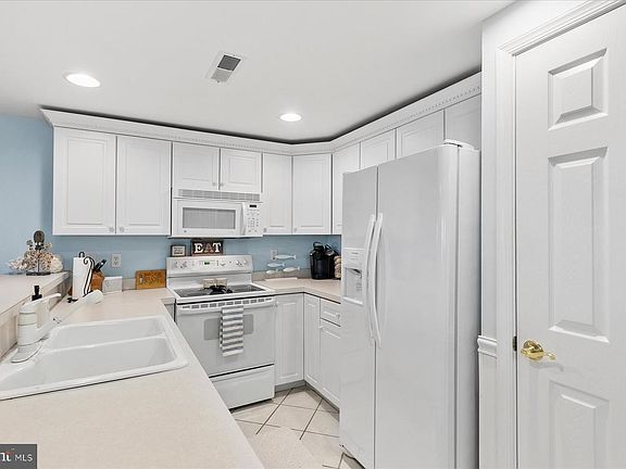 4th image of 5405 Coastal Hwy Unit 207