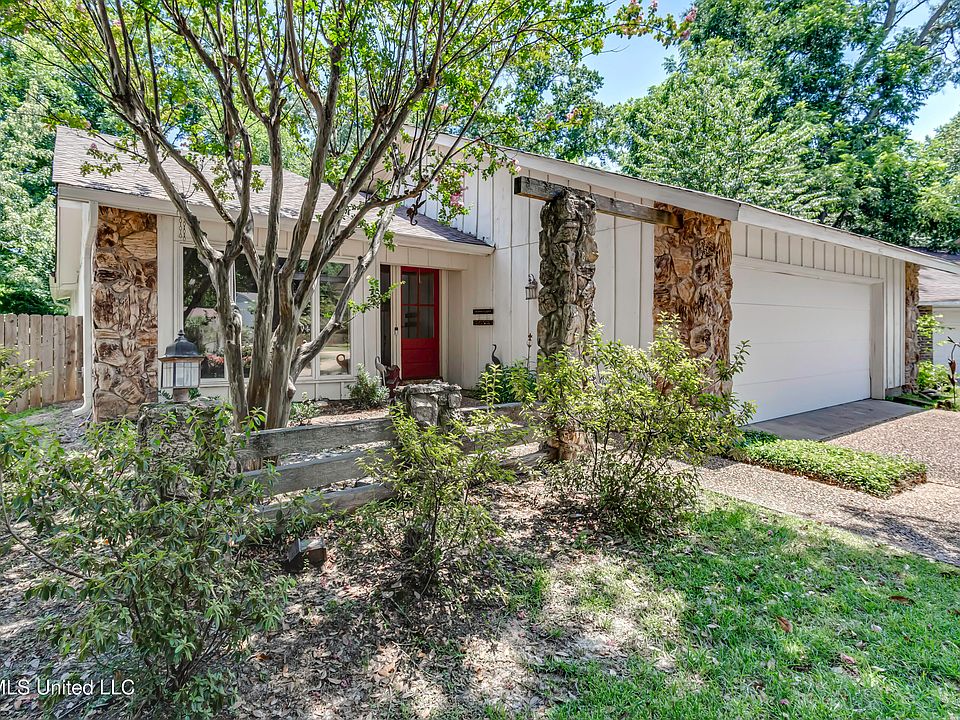 1st image of 1116 Benbrook Dr