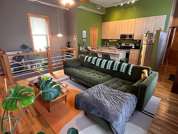 3rd image of 1363 N Bosworth Ave APT 6