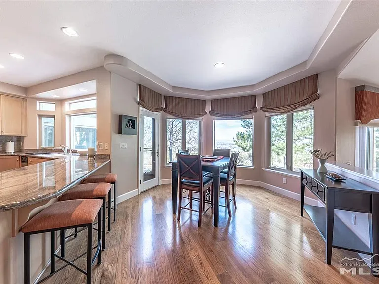 135 Hawken Rd — Photo 32