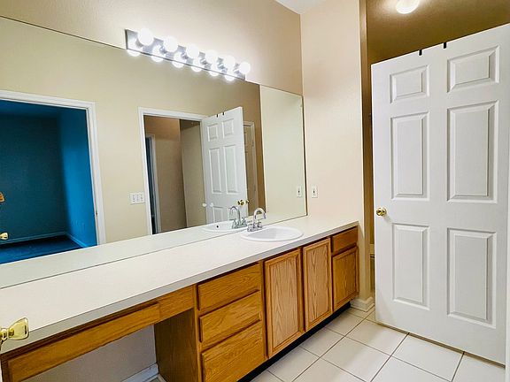 2nd image of 7990 Baymeadows Rd E Unit 410