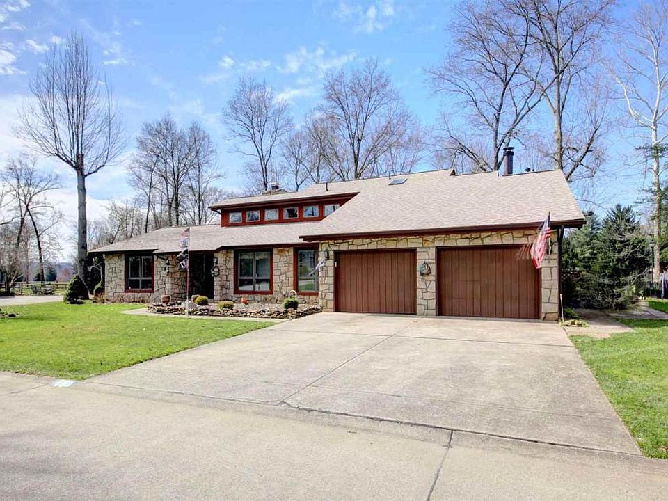 1st image of 16 Sherwood Cir