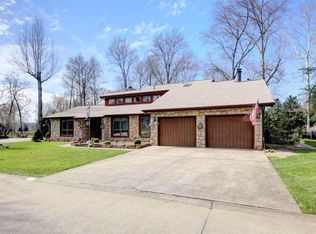 16 Sherwood Cir, Hurricane, WV 25526