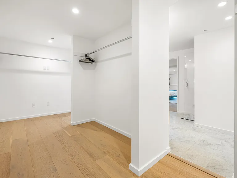 50 Deer Park Ave — Photo 28