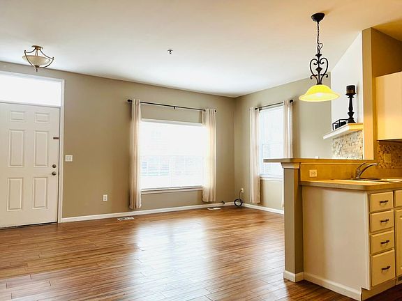 3rd image of 43070 Strand Dr
