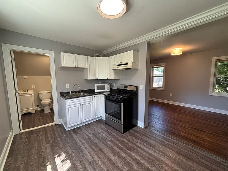 515 Fargo Ave #3 — Photo 8