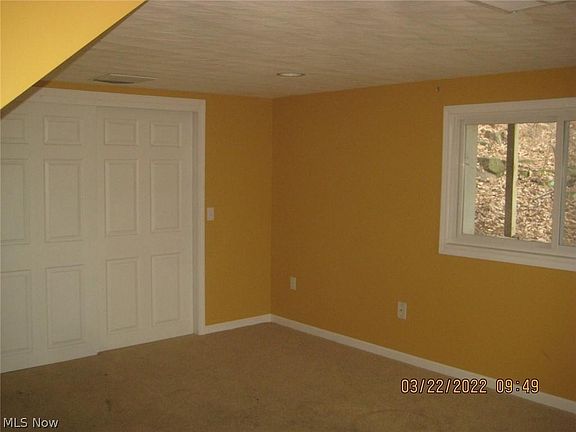 3rd image of 140 Loeffler Dr
