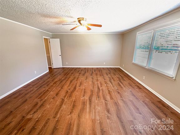 4th image of 2205 Cloverwood Ln