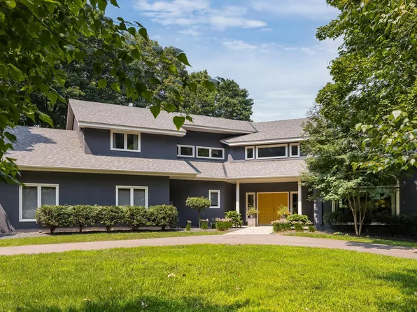 20790 Linwood Rd, Excelsior, MN 55331