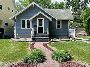 1424 Cottonwood St, Grand Forks, ND 58201