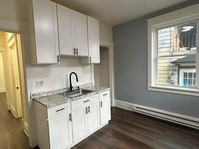 121 Evergreen St #1 — Photo 3