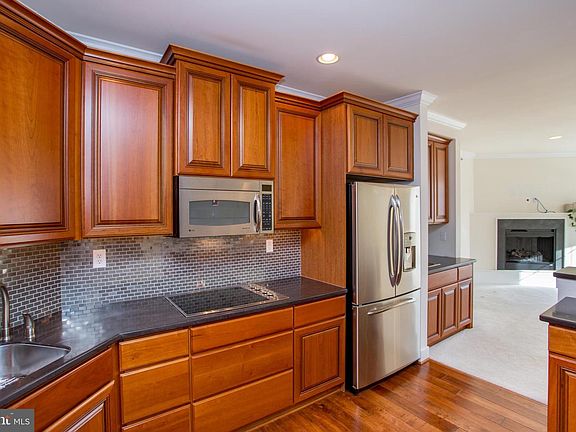 5th image of 2321 Meridian Blvd #2321