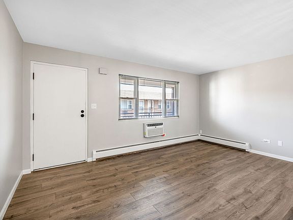 4th image of 2330 N Harlem Ave APT 3D