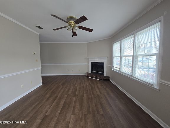 3rd image of 328 Haven Dr APT M6