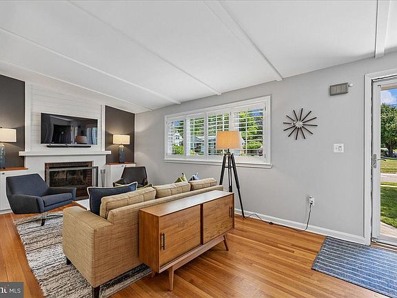 5th image of 500 N Naylor St