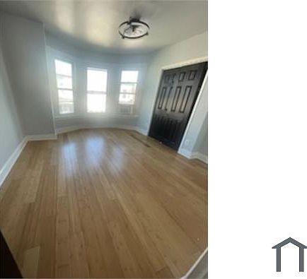 5th image of 5554 Walton Ave