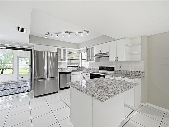 5th image of 11314 Laurel Crest Ln