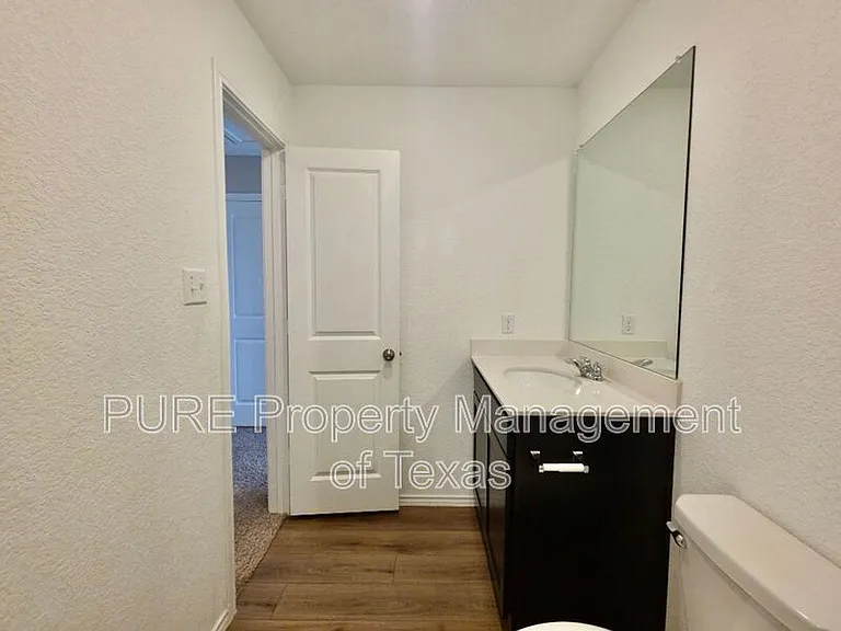 301 Freshwater Dr — Photo 18