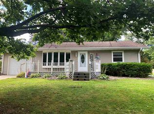 32 Center St, Neillsville, WI 54456