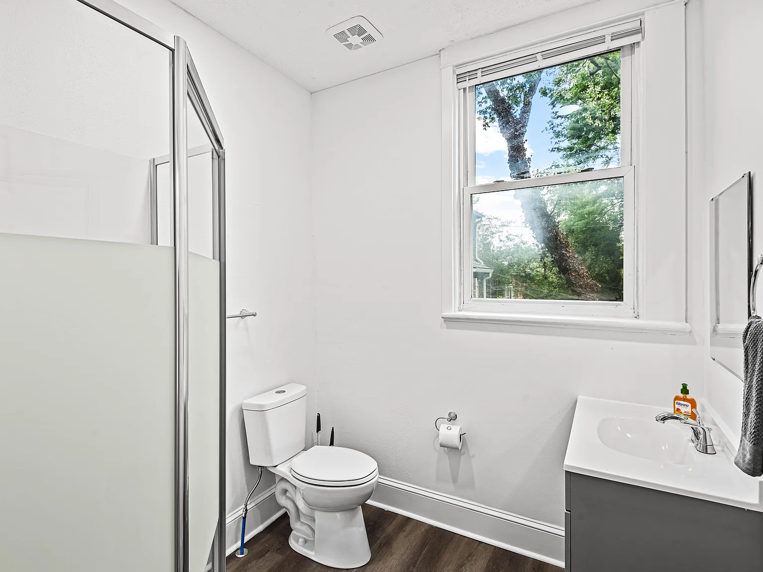 4 bed, 2.0 bath, 1650 sqft, $927 — Photo 3