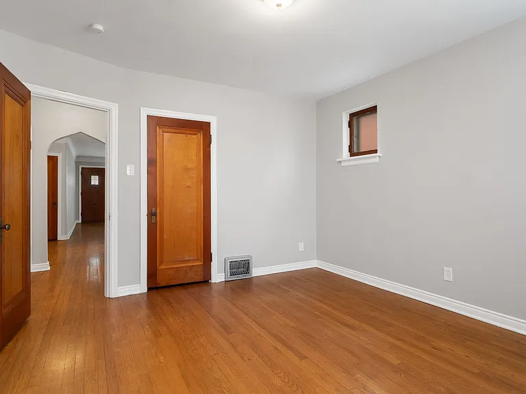 4951 Parker Ave #1F — Photo 11