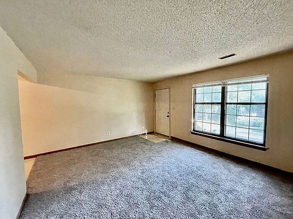 4th image of 304 NE Forest Ave APT A