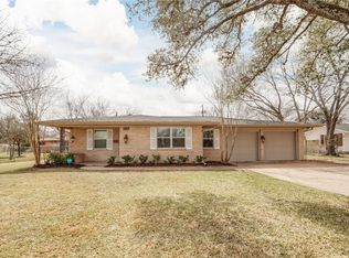 2118 Wayside Dr, Bryan, TX 77802