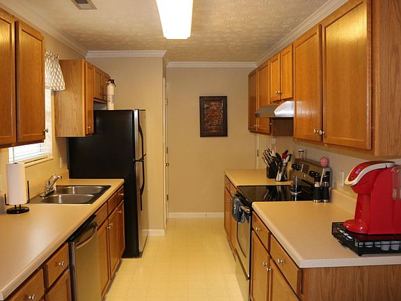 5th image of 4501 Castleman Ln
