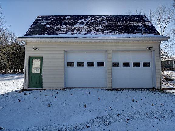 4th image of 417 S Summit St