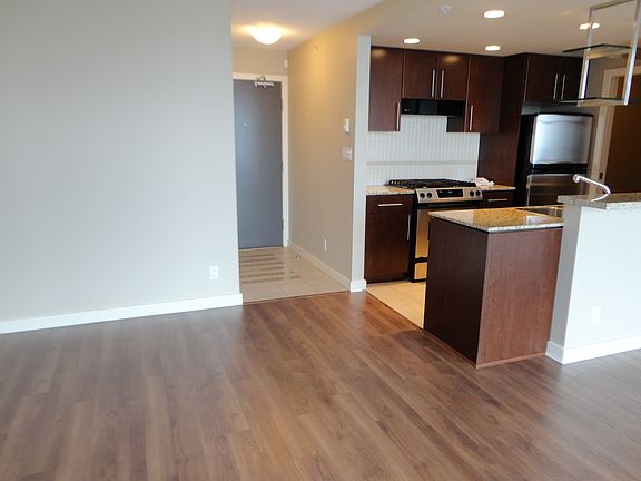 4th image of 455 Beach Cres #3005