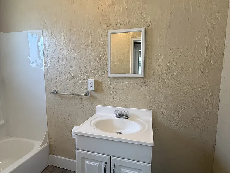 2547 Adams Ave #4 — Photo 11
