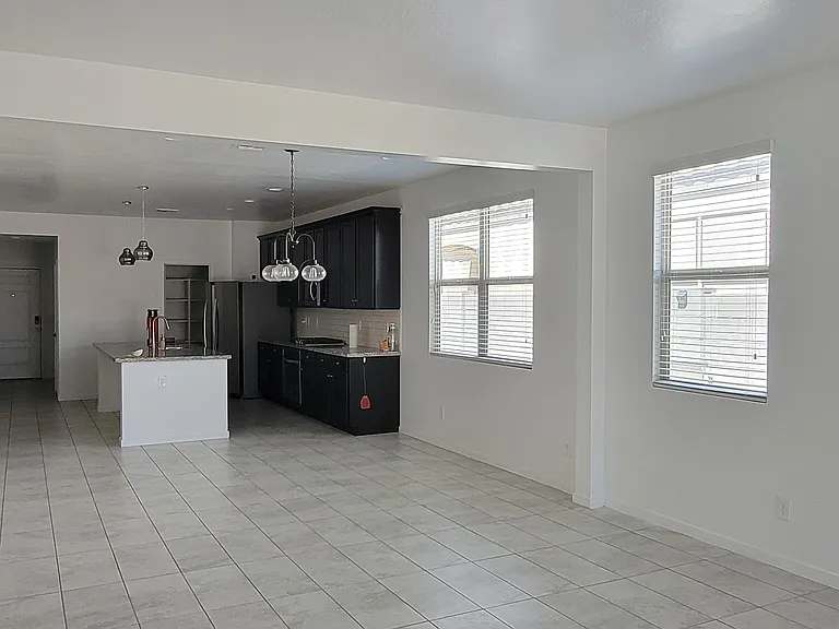 9817 W Southgate Ave — Photo 32