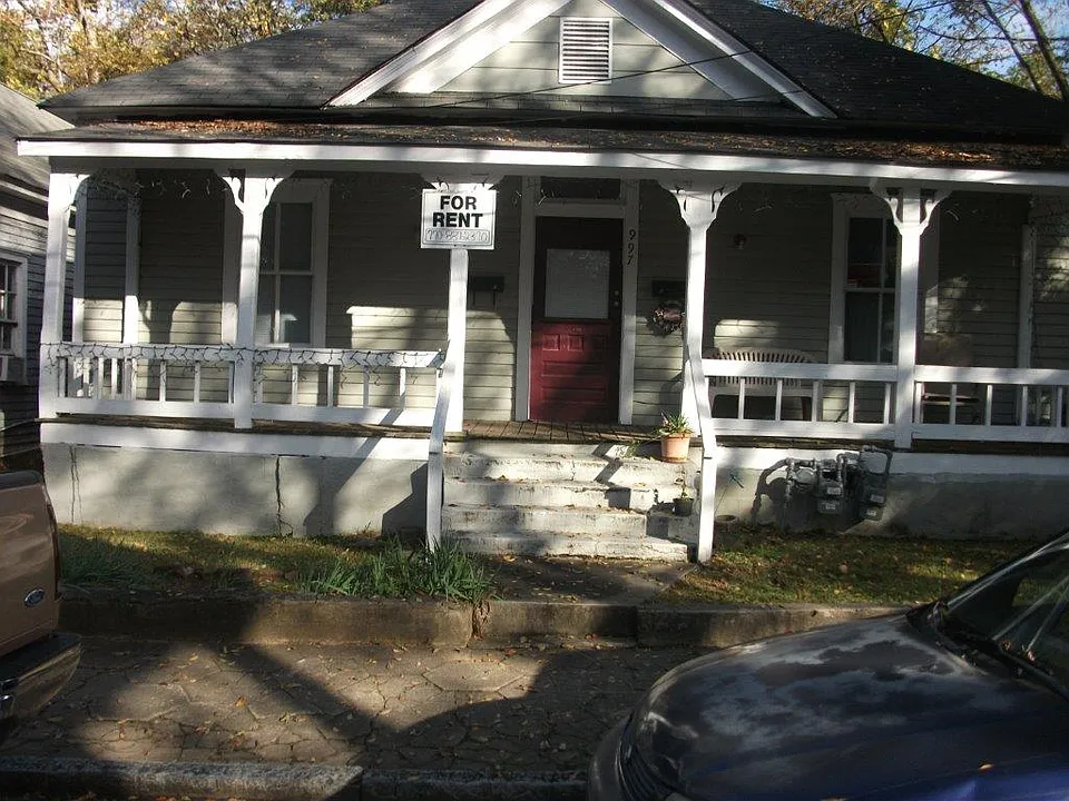 997 Curran St NW #A