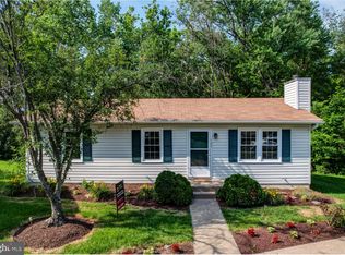 125 Oak View Dr SE, Leesburg, VA 20175