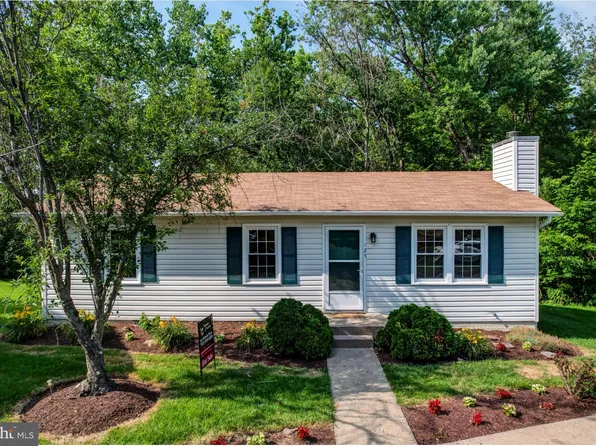 125 Oak View Dr SE, Leesburg, VA 20175