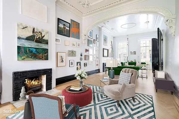 Sold by Sotheby's International Realty | media 1