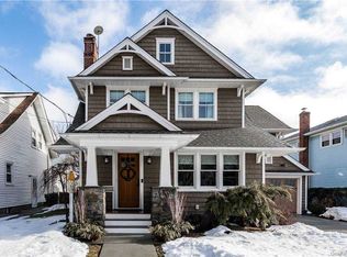 206 Horton Hwy, Mineola, NY 11501