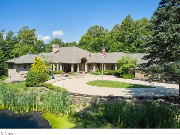 7786 Valley View Rd, Hudson, OH 44236