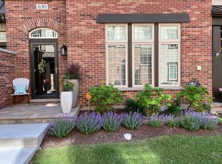 630 Parkside Ct, Libertyville, IL 60048