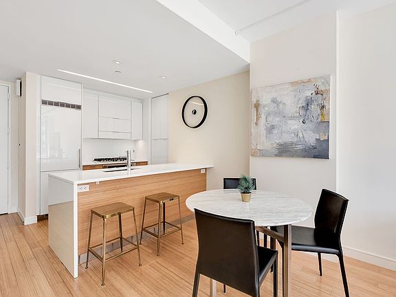 3rd image of 303 E 33rd St APT 5L