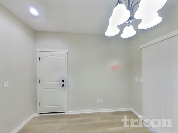 4th image of 13305 96th Ave E