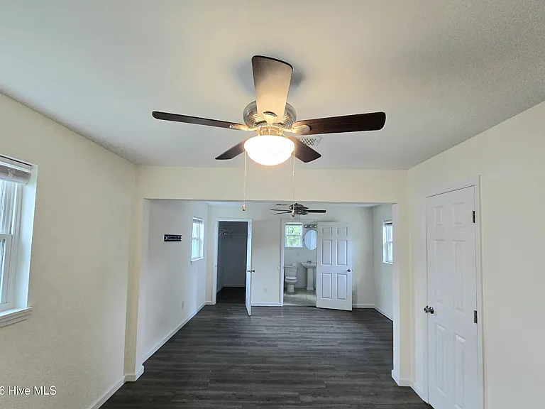 1321 Cherry Ave — Photo 8