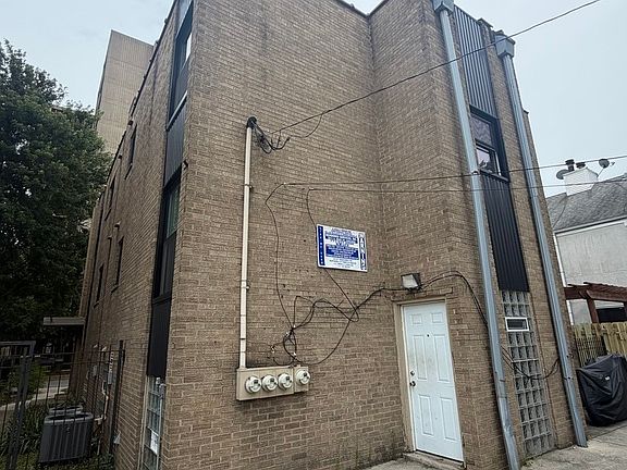 3rd image of 836 S Morgan St
