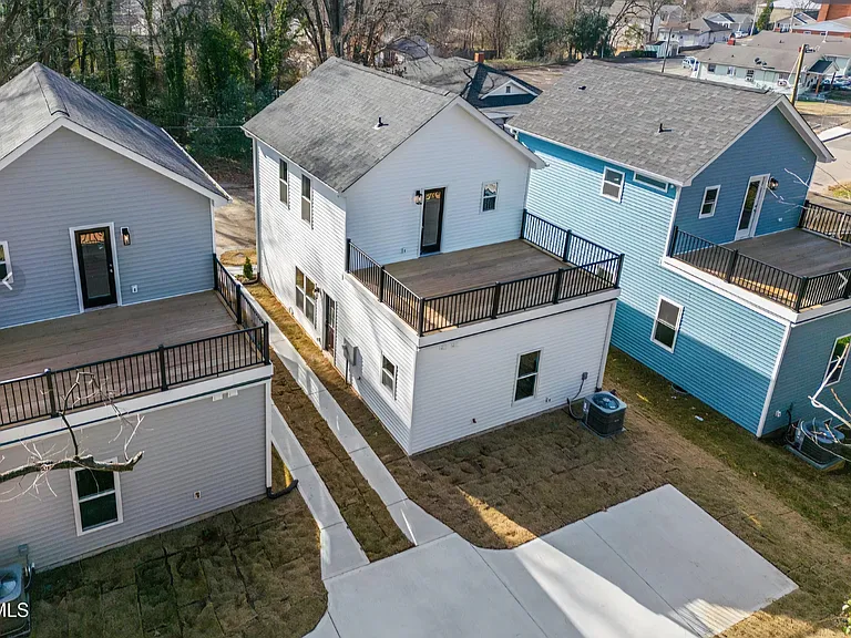 1107 Simmons St — Photo 6