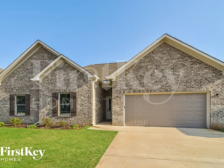 135 Avalon Way — Photo 3