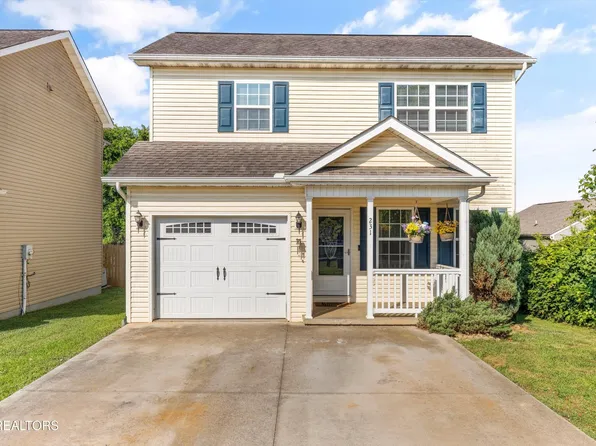 231 Heritage Crossing Dr, Maryville, TN 37804