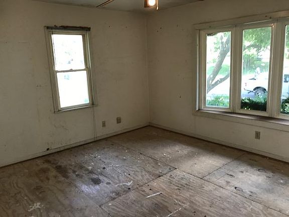 4th image of 9068 Patrick Dr